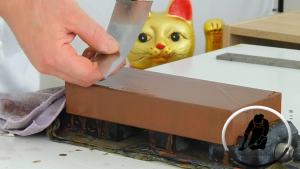 Affilatura dei coltelli da cucina giapponesi con l'utilizzo delle pietre ad acqua