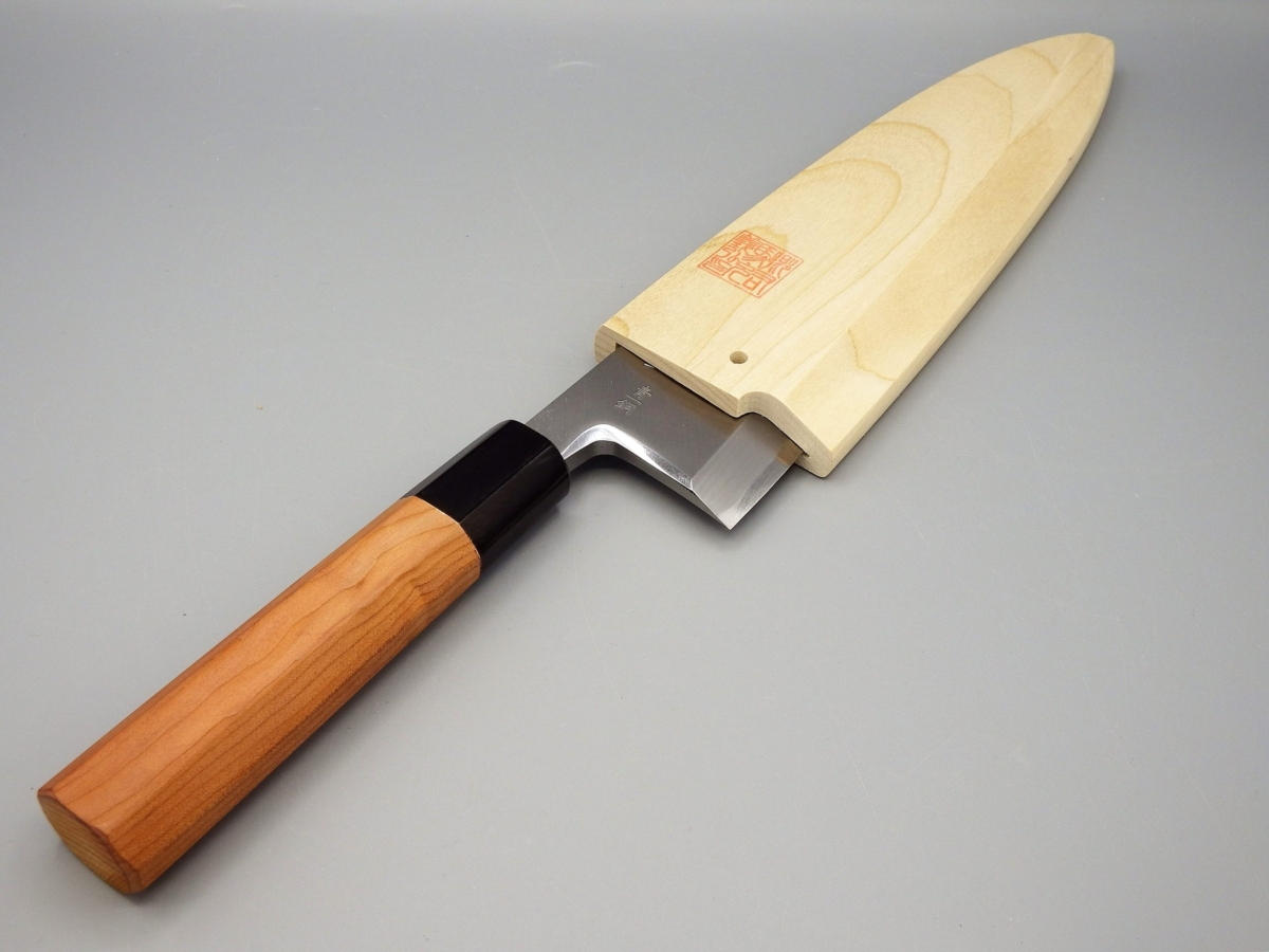 Yoshihiro Deba Aogami#1 con Saya 180 mm