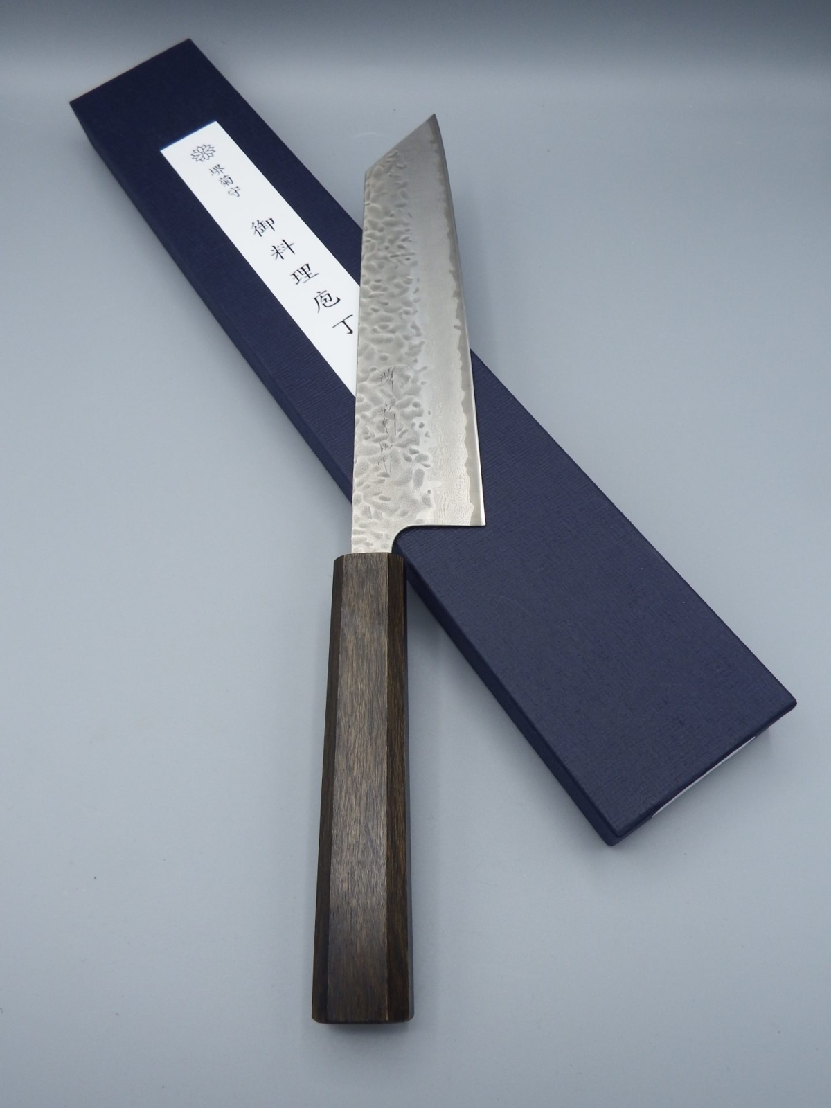 Sakai Kikumori Wa Gyuto Kiritsuke 67 layers Tsuchime-Damascus